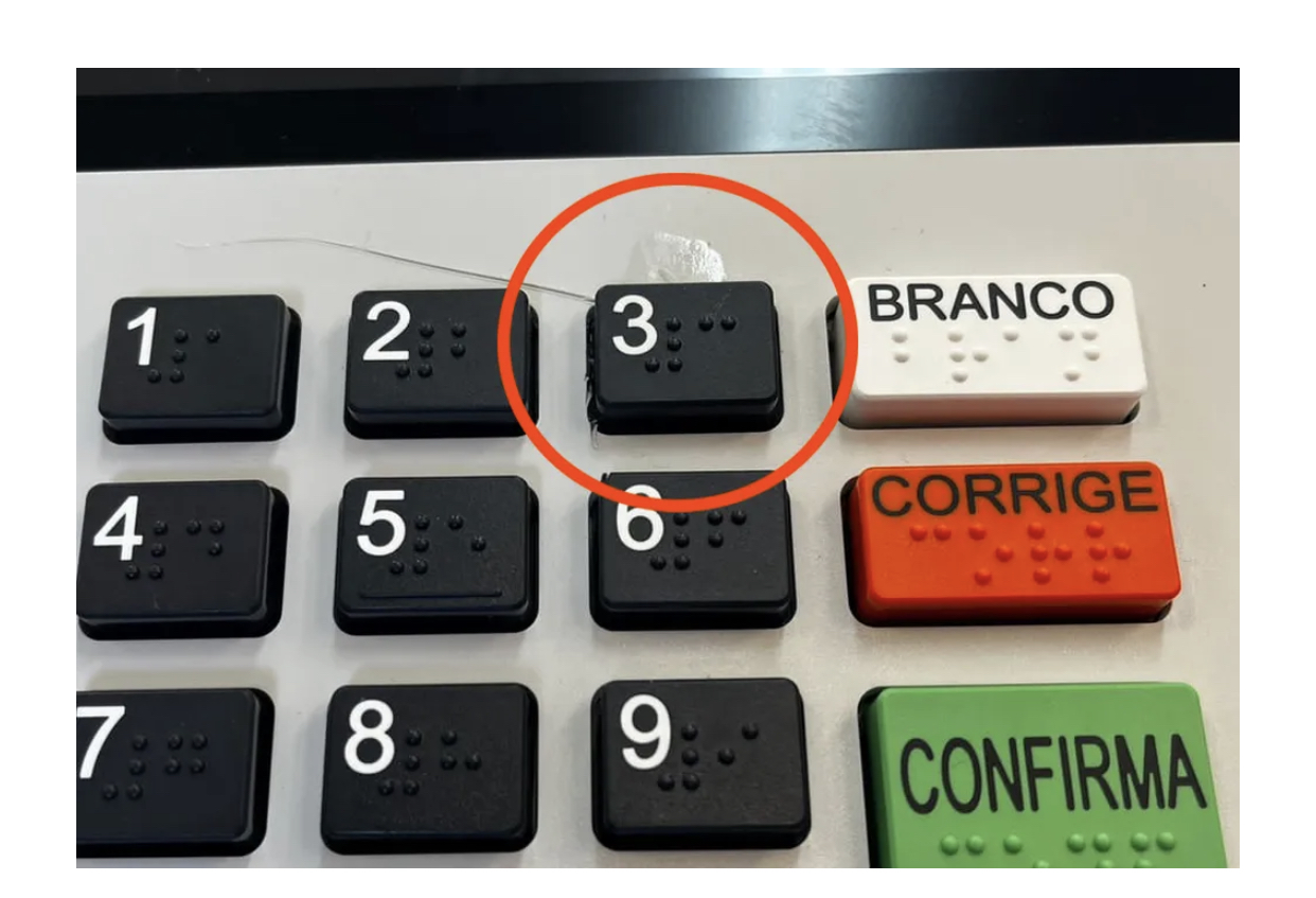 Eleitor é investigado por colar teclas de urna eletrônica durante votação em Jundiaí