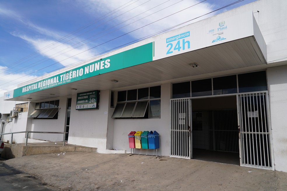 Adolescente que baleou jovem ao tentar atirar na namorada é preso
