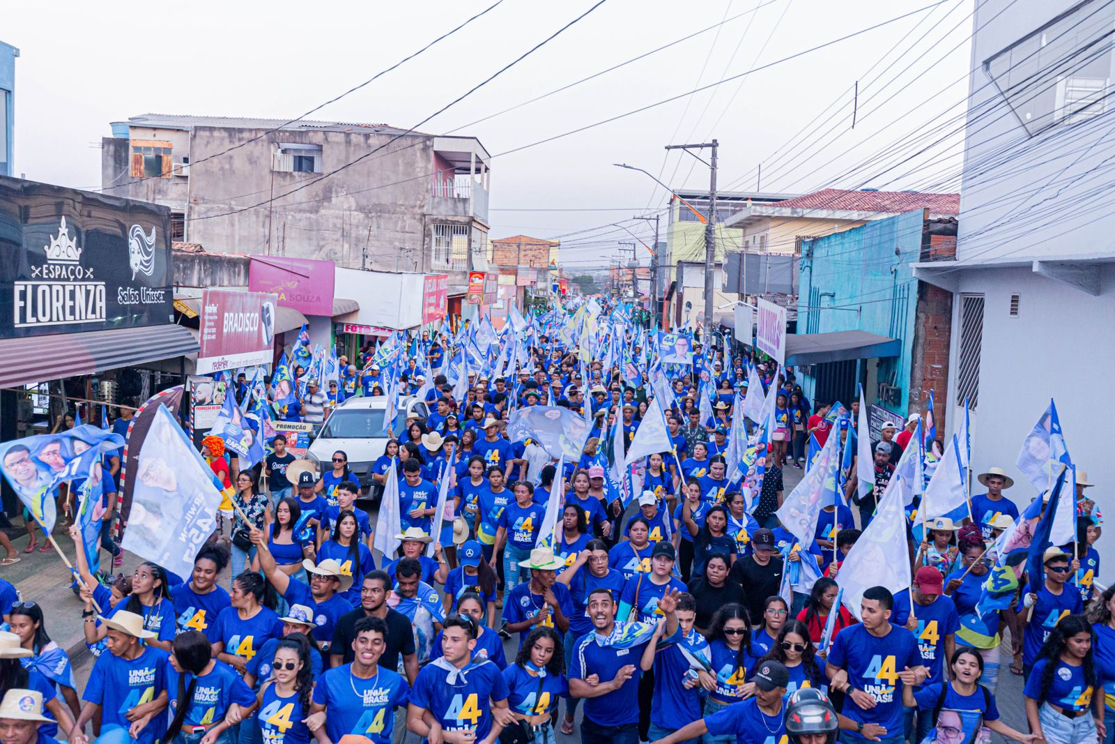 Bairro da Paz recebe caminhada de Rafael Ribeiro