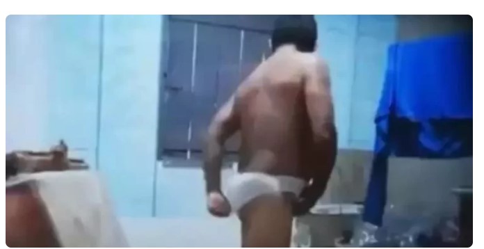 Fetiche homem é prezo por cheirar calcinhas