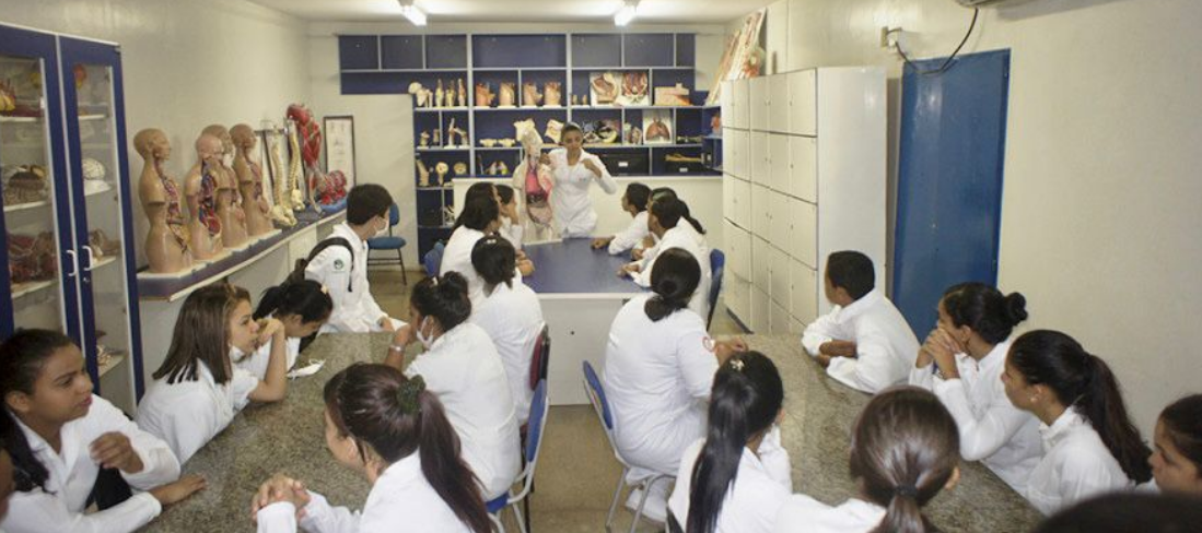 Futuros enfermeiros impactados: MEC suspende cursos EAD até 2025