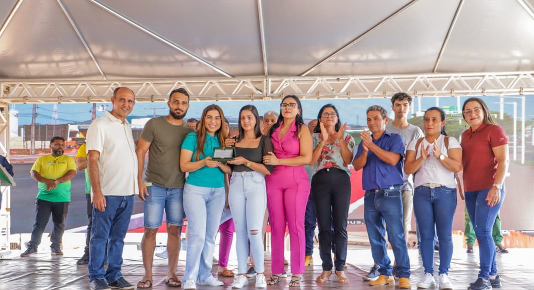 Canaã dos Carajás: Pioneiros da Vila Planalto são homenageados em inauguração do complexo poliesportivo