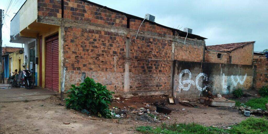 Homem é encontrado morto com tiro na cabeça dentro de uma rede, em Marabá
