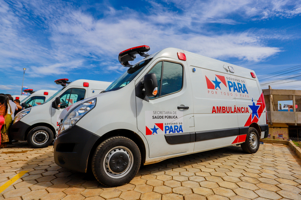 Governador entrega ambulância com UTI e anuncia creche para Canaã