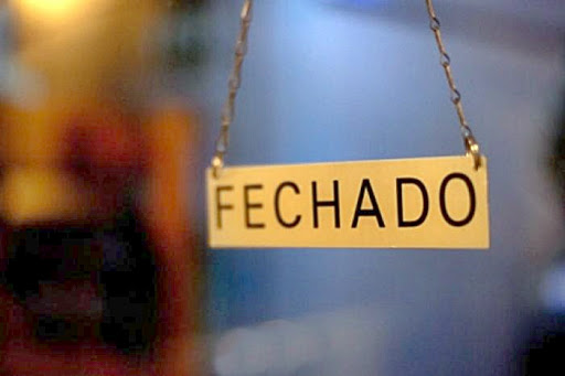 Novo decreto de enfrentamento mantém suspensão das aulas, disciplina funcionamento do comércio e torna obrigatório o uso de máscaras
