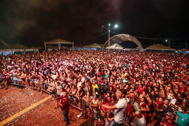 Sem ocorrências e com muita animação, 30 mil pessoas brincam o Carnaval em Canaã