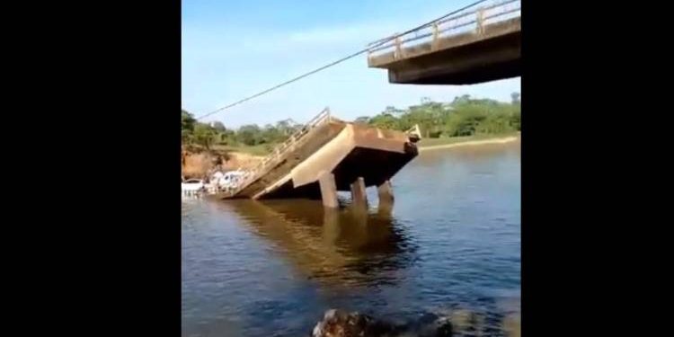 Ponte sobre Rio Curuçá desaba e deixa mortos e feridos: vídeo