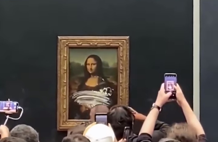 Homem que atacou quadro de Mona Lisa é internado em sala psiquiátrica da polícia