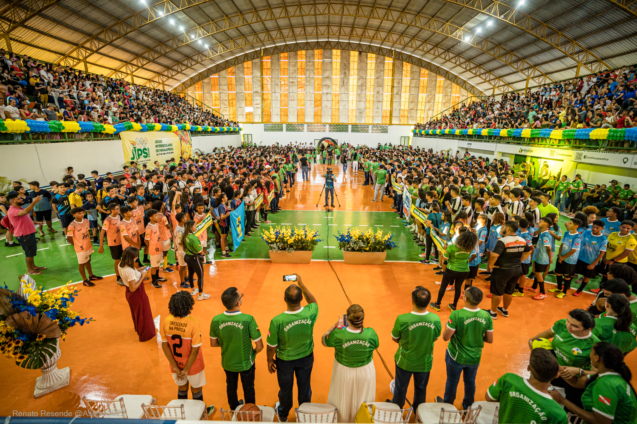 Abertura do JIPs reúne milhares de pessoas no ginásio poliesportivo