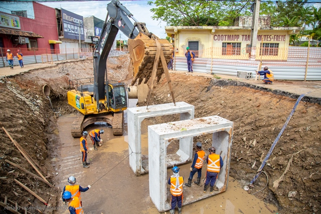 Prosap: construção da galeria subterrânea vai conter alagamentos na área do Mercado Municipal