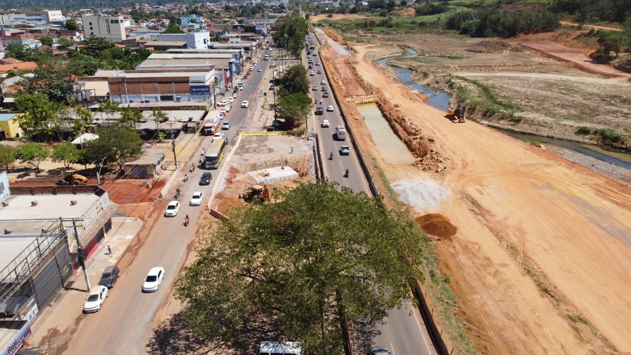 Prosap: construção da galeria subterrânea na área do mercado avança em direção à PA 275