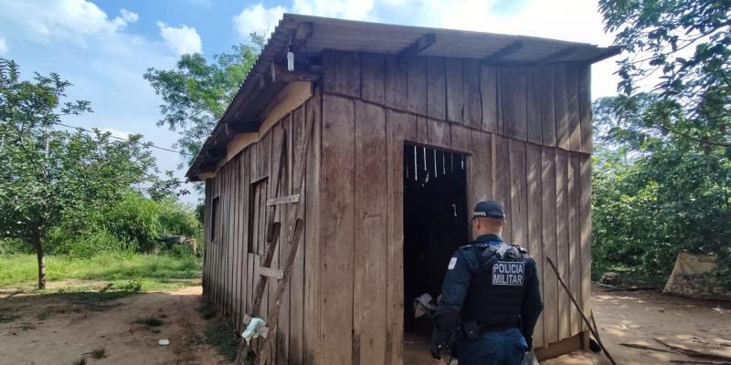 Pai e mãe são presos acusados pelo estupro da própria filha