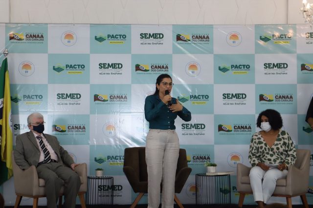 “Queremos uma cidade que eduque da creche até o doutorado”, destaca Josemira, ao abrir formação