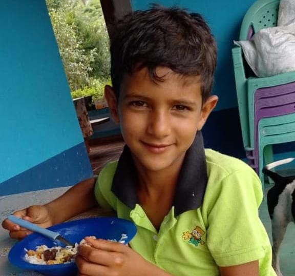 Garoto de 9 anos é arrastado por cavalo e morre a caminho da escola