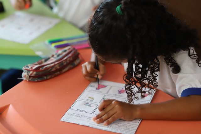 Com aulas de Inglês e três refeições diárias: conheça a escola municipal Carlos Henrique, localizada na zona rural de Canaã