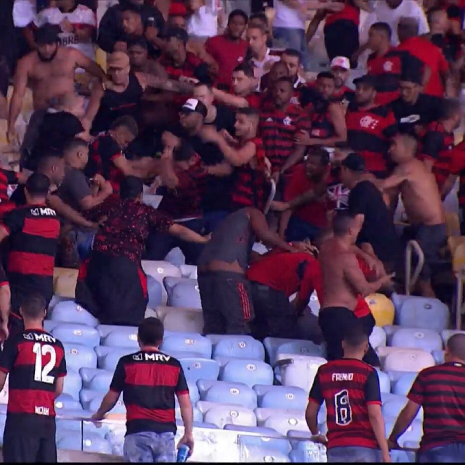 Confusão na arquibancada após  0 x 0 entre Flamengo e Atlético-PR