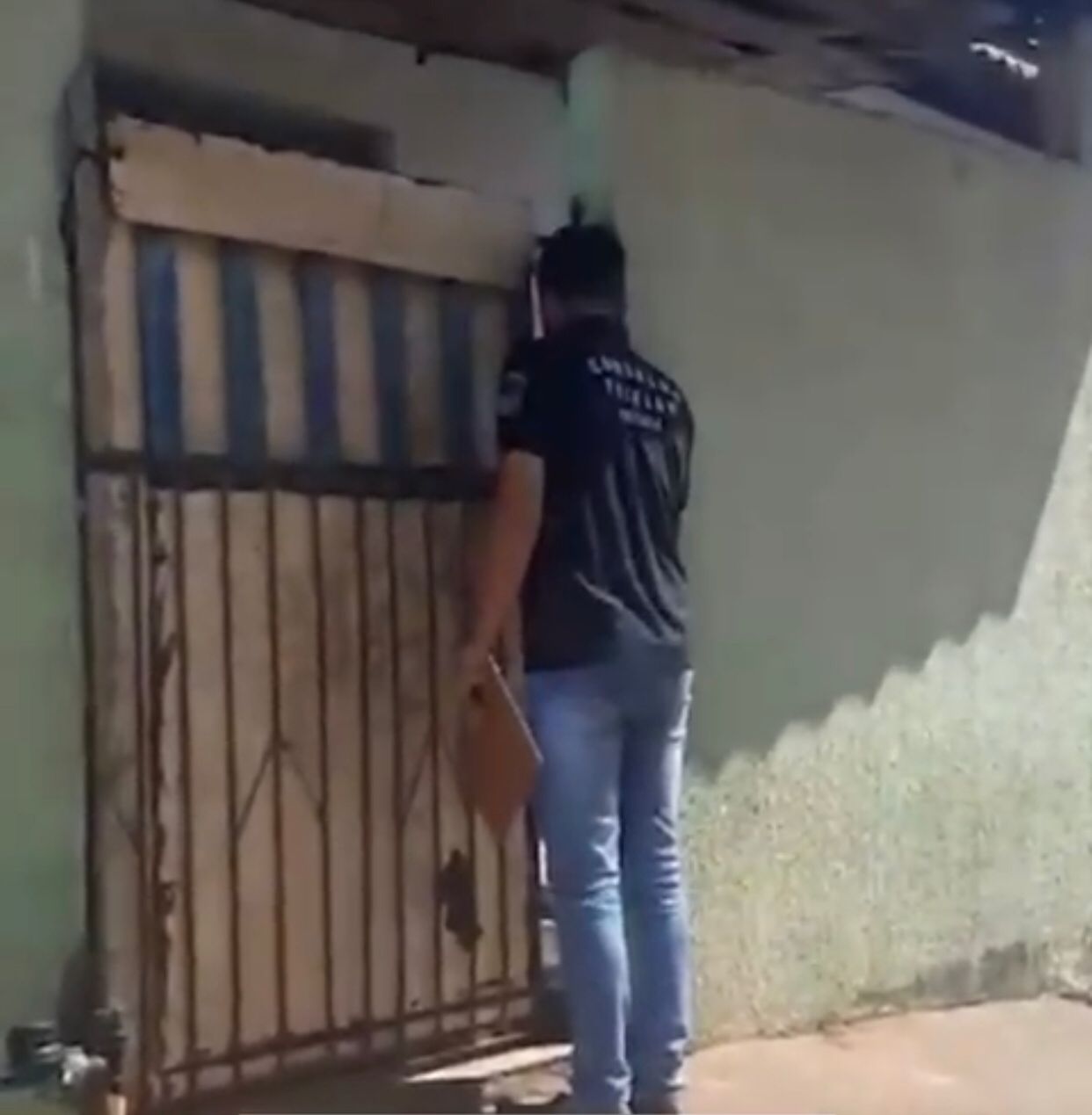 Mãe deixava menina de 3 anos sozinha para ir trabalhar