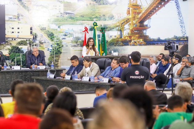 Prefeita de Canaã dos Carajás destaca avanços e ações previstas para 2023 em 1ª sessão da Câmara
