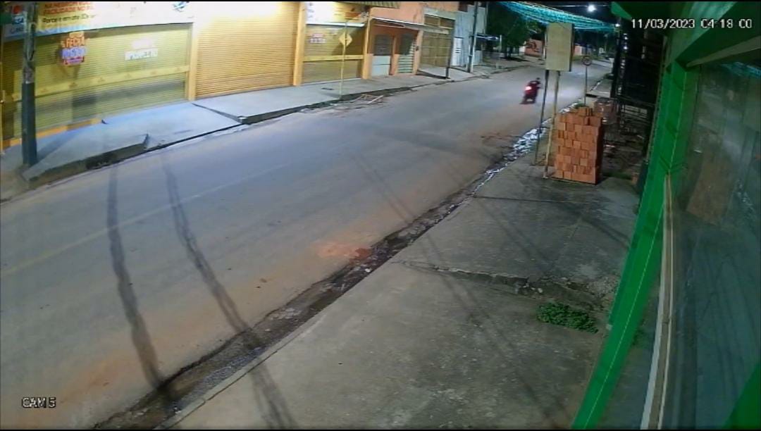 Motociclista morre ao colidir com calçada após perder controle da moto ao passar por quebra-mola mal sinalizado em Parauapebas