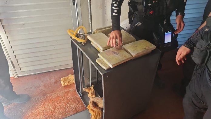 Denarc apreende fogão recheado de drogas no Pará