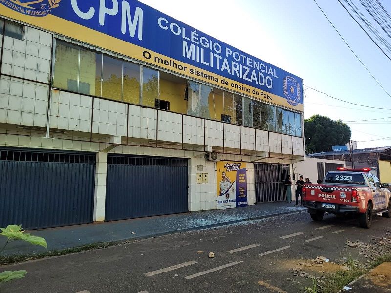 Criminosos disparam contra fachada de escola militar em Parauapebas