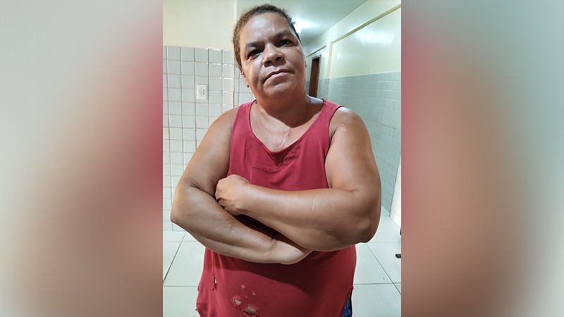 Mulher mete a faca no marido e vai presa, em Marabá