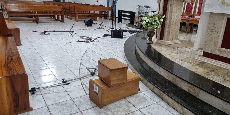 Criminosos invadem catedral, roubam e defecam no altar, em Marabá