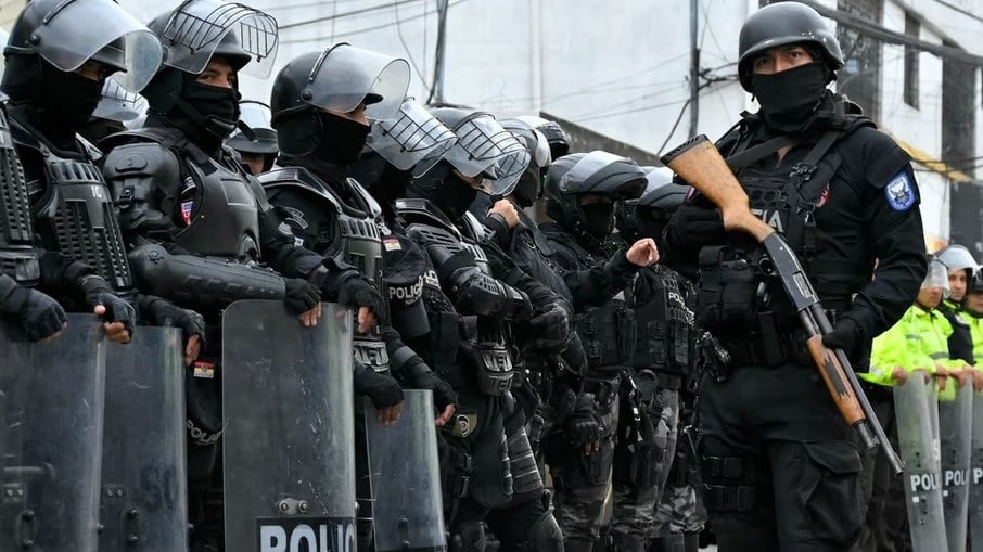 Equador: 43 detentos seguem foragidos de presídio no norte do país