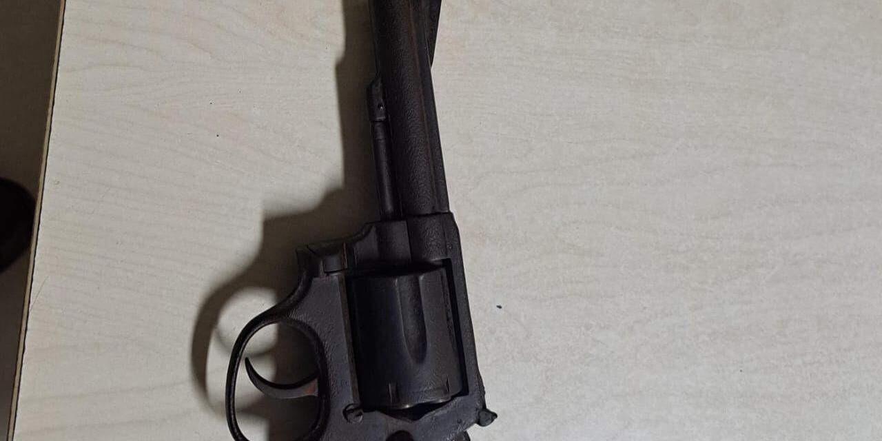 Suspeito de tráfico de drogas em liberdade provisória morre em ação policial