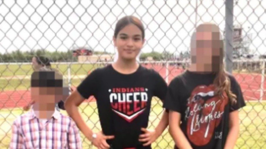 Menina de 12 anos morre após pais tratarem ferida grave em casa