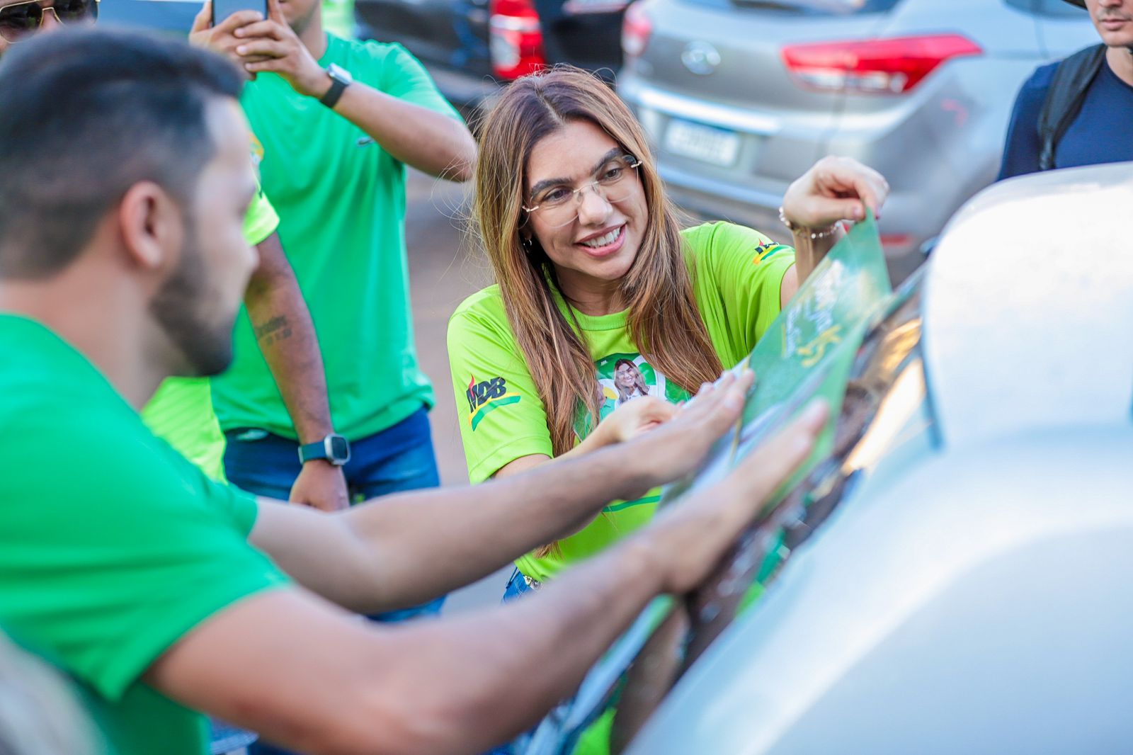 Josemira começa corrida pela prefeitura de Canaã com “Adesivaço do Coração”