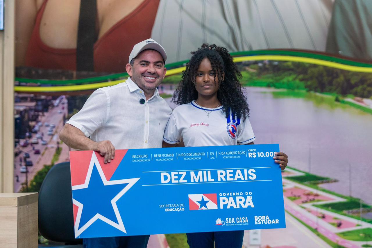 Deputado Braz participa da entrega de cheques do Programa Bora Estudar em Parauapebas
