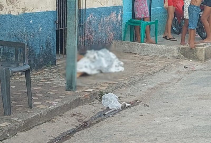 Homem é morto por pistoleiro de bicicleta