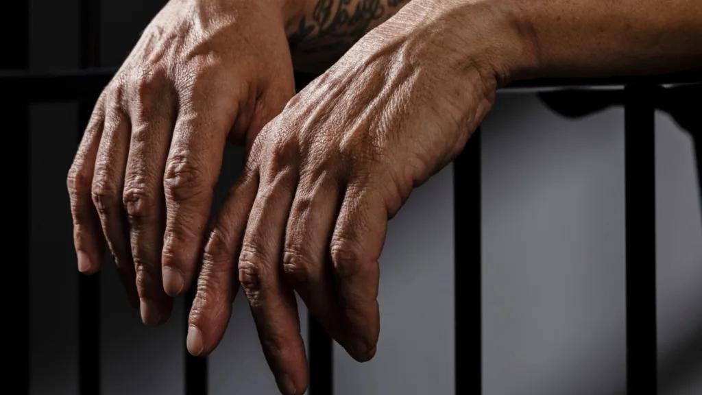 Homem é preso pela PM por estupro, cárcere privado e tentativa de extorsão em Belém