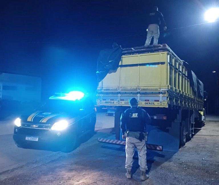 Marabá: PRF apreende carvão e madeira ilegal durante fiscalização na BR-230