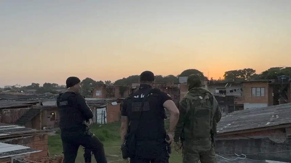 Polícia realiza operação contra o tráfico de drogas no bairro do Guamá, em Belém
