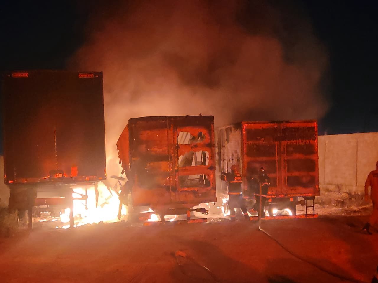 Marabá: Caminhões pegam fogo em garagem