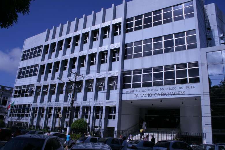 Deputados paraenses se calam sobre caso dos 19 respiradores escondidos no Abelardo Santos
