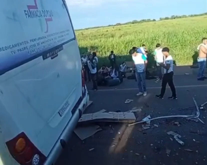 Acidente com ônibus escolar deixa feridos na PA-125, em Paragominas