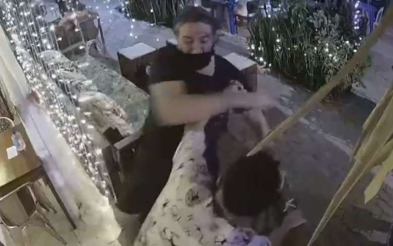 Vídeo: recepcionista leva tapa após pedir carteira de vacinação para cliente em Santarém