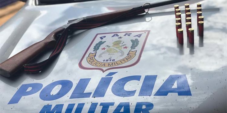 Polícia resgata jovem mantida em cárcere privado