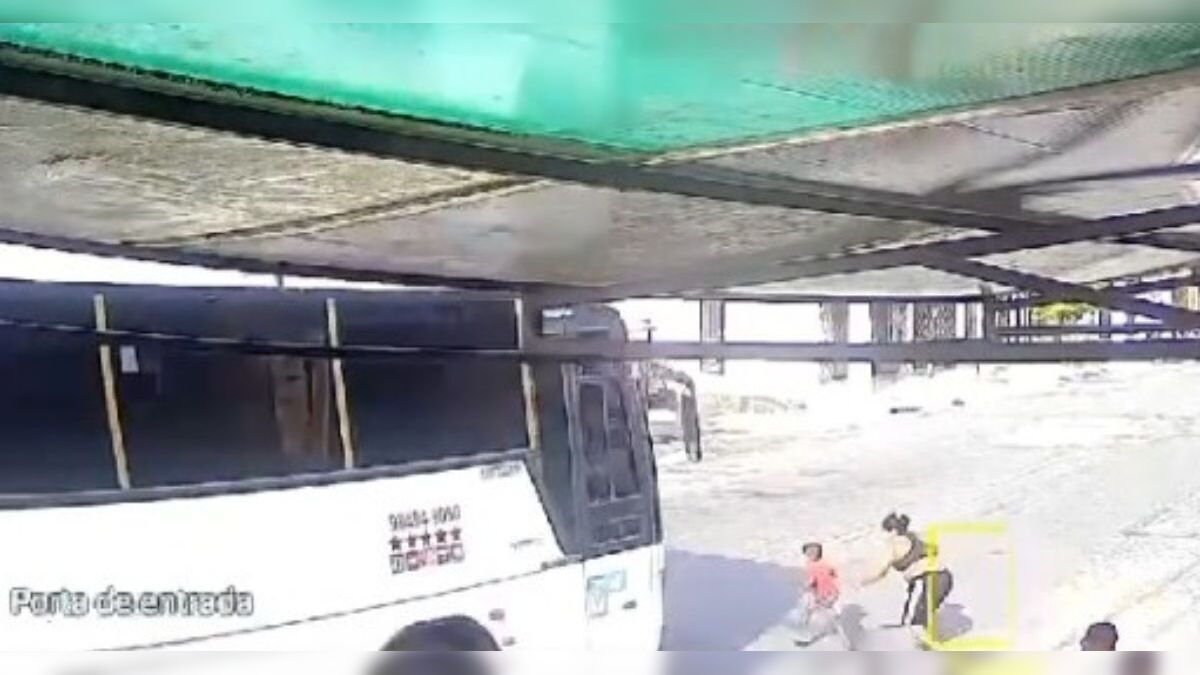 Criança de 4 anos sobrevive após ser atropelada por ônibus
