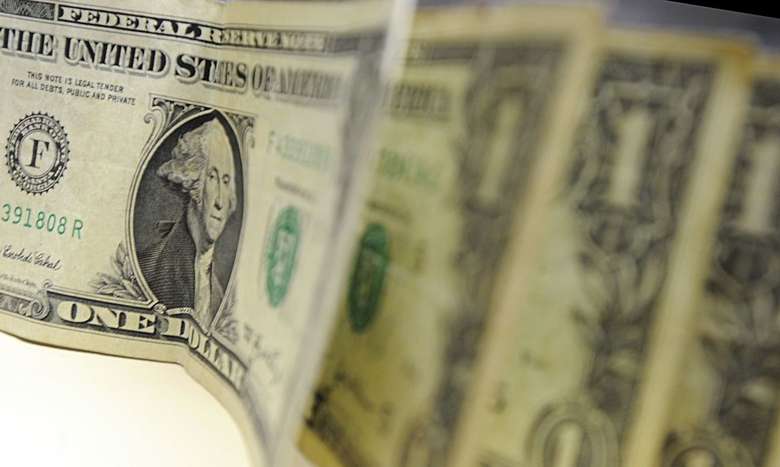 Dólar cai a R$ 4,905 e atinge menor valor em mais de um ano; Bolsa cresce