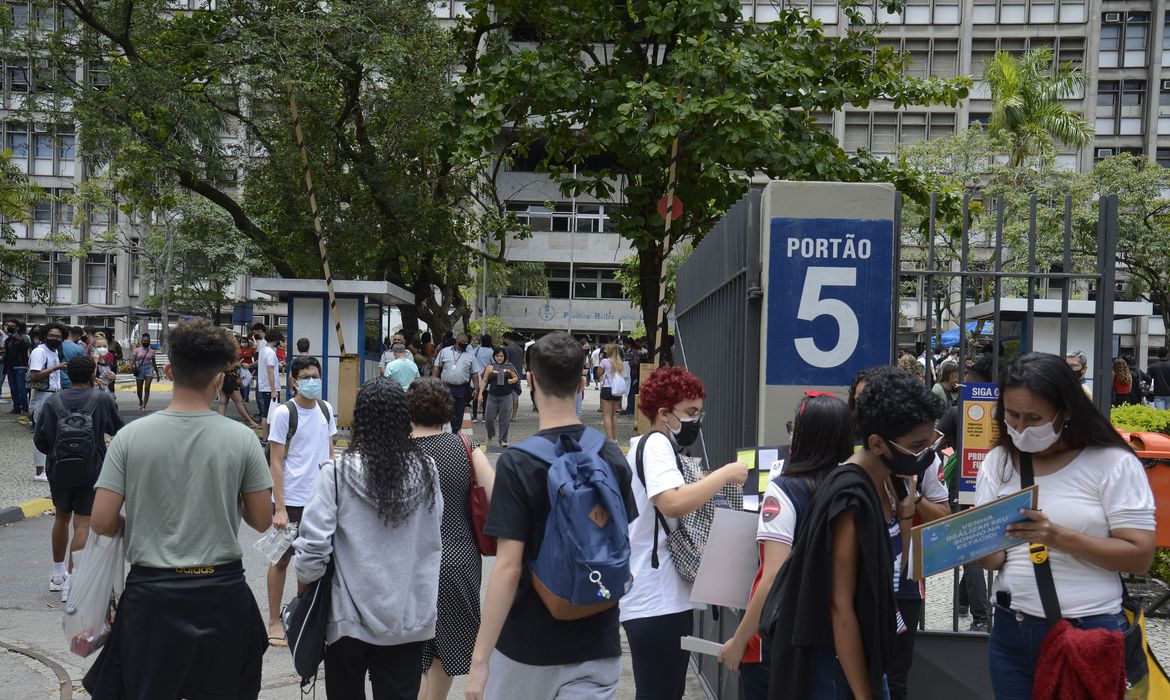 Brasil fica fora do top 100 em ranking mundial de universidades