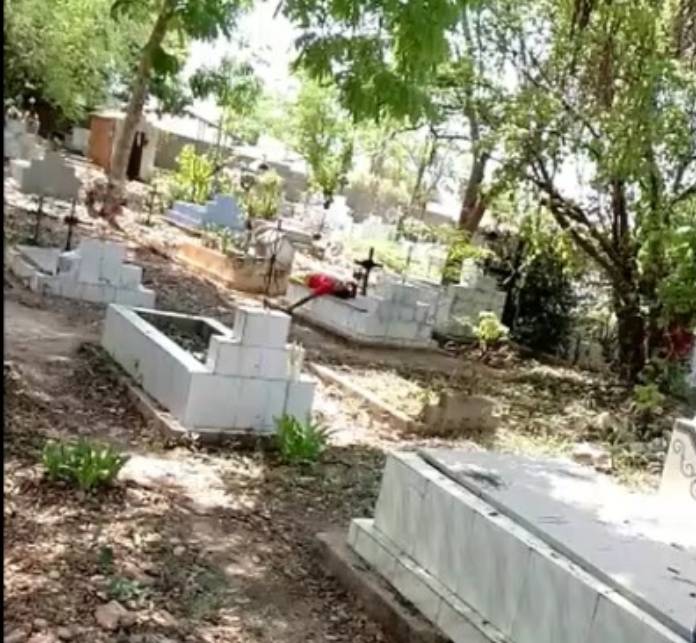 Homem que estava bebendo em cemitério é encontrado morto