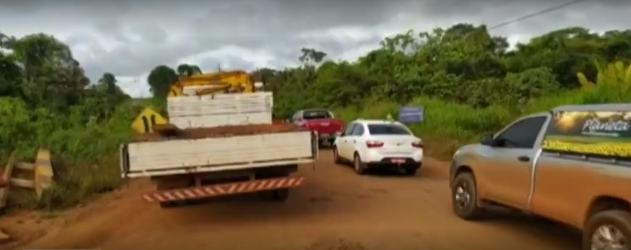 Sobre a ponte de madeira o ‘Rio arrependido’ é interditada para obras no sudoeste do Pará