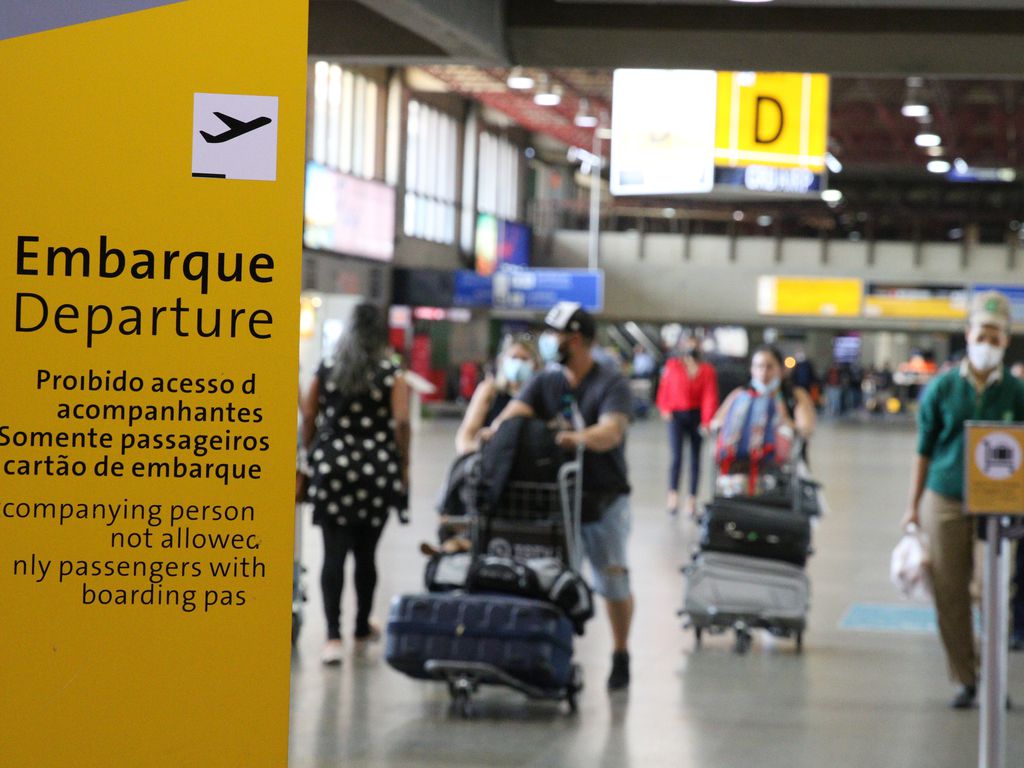 PF prende funcionários do Aeroporto de Guarulhos em megaoperação contra tráfico internacional de drogas