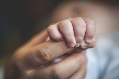 Mãe mata bebê e diz que filha tinha o “chip da besta”