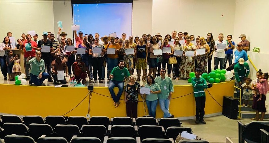 Mais de 200 lideranças comunitárias ampliam conhecimento sobre cooperativismo
