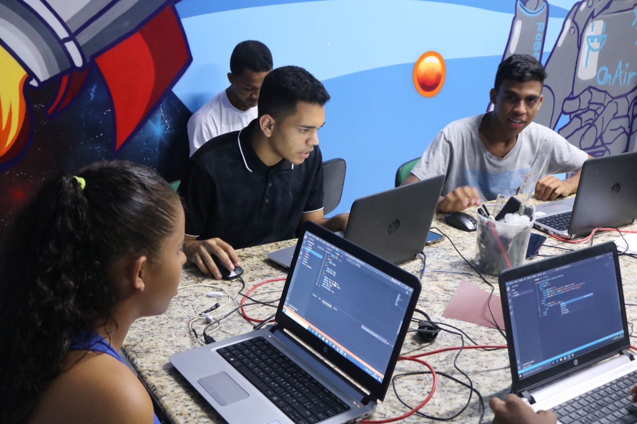 Vale e Microsoft promovem Desafio Tech para ensinar programação a jovens de baixa renda